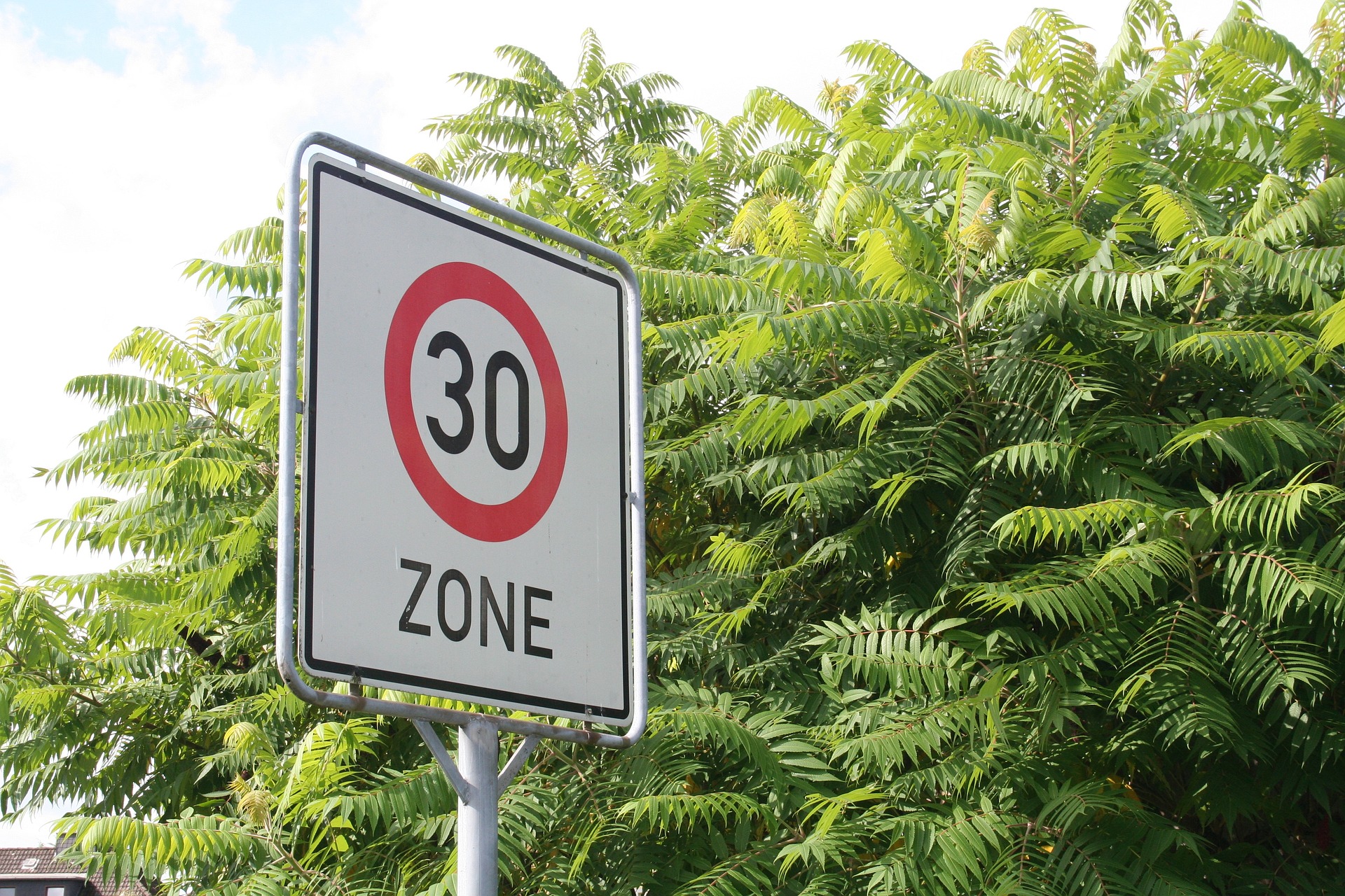 Limitation à 30km/h : oui mais pas sans aménagements