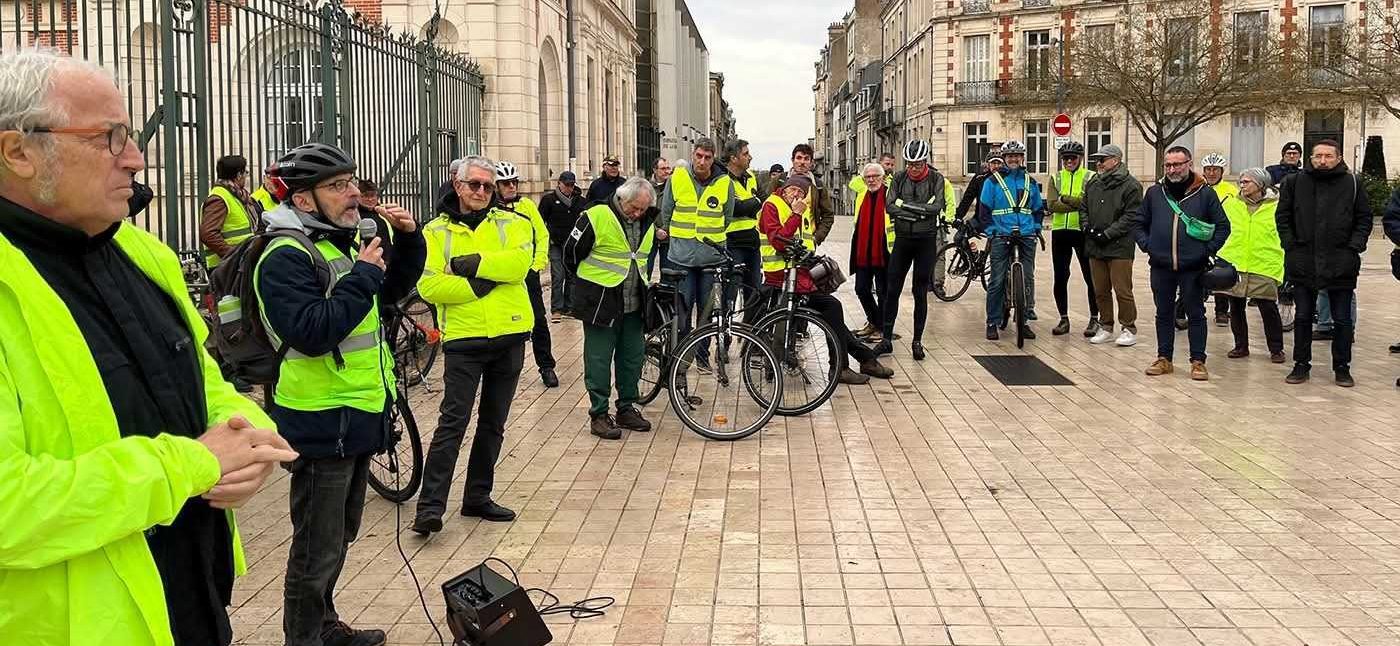 Hommage et Colère : Poitiers se mobilise pour la mémoire de Stéphane Devant